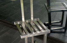 SEDIA A 'V'   IN ACCIAIO INOX